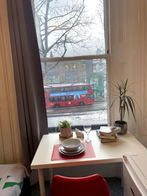 Nice Flat In Heart Of Londra Exterior foto